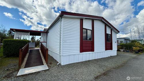 27-3715 152nd St Ne, Marysville, WA, 98271-8915 | Card Image