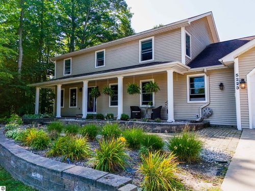 5223 Liberty Dr, Traverse City, MI, 49685-9737 | Card Image