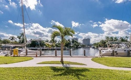 apt-112-301 Golden Isles Dr, Hallandale Beach, FL, 33009-5860 | Card Image