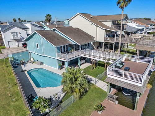 10 S Sandpiper St, La Marque, TX, 77568-6540 | Card Image