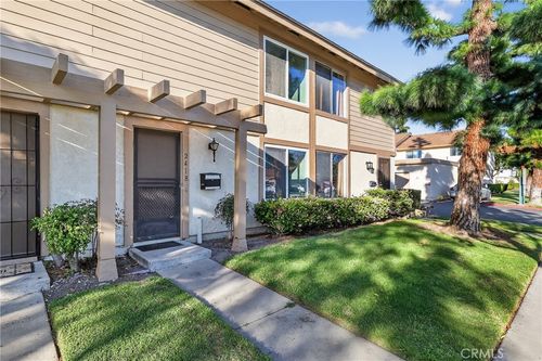 241 W Alton, Santa Ana, CA, 92707 | Card Image