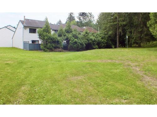 212-13632 67 Avenue, Surrey, BC, V3W6X5 | Card Image