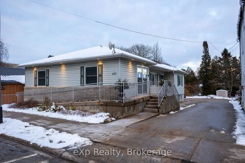 527 Berford St, Wiarton, ON, N0H2T0 | Card Image