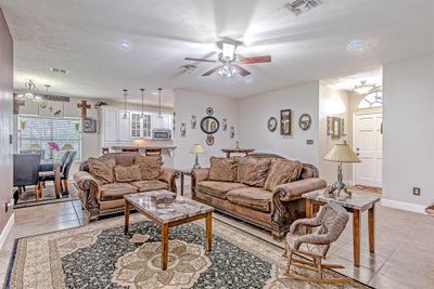 1262 E Washington Street, House other with 3 bedrooms, 2 bathrooms and null parking in Giddings TX | Image 2