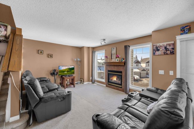 150 Hidden Creek Gardens Nw, Home with 3 bedrooms, 2 bathrooms and 4 parking in Calgary AB | Image 7