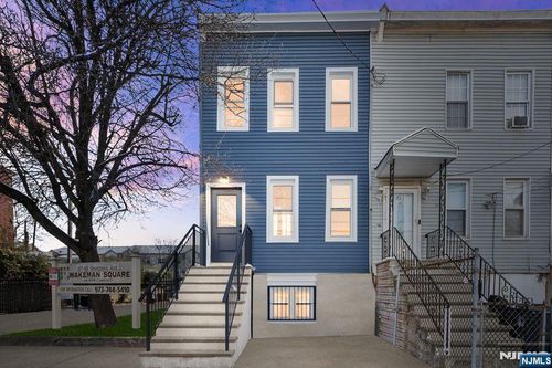 85 Wakeman Ave, Newark, NJ, 07104-2825 | Card Image
