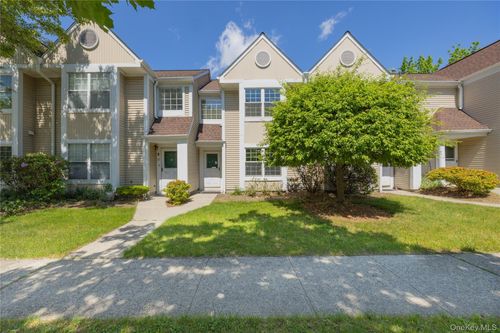 25 Creekside Cir, Spring Valley, NY, 10977-3905 | Card Image