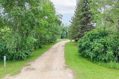 22010 405 Highway, Ile Des Chenes, MB, R0A0T4 | Card Image
