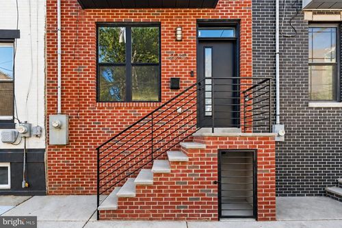 2242 N Howard St, PHILADELPHIA, PA, 19133-3746 | Card Image