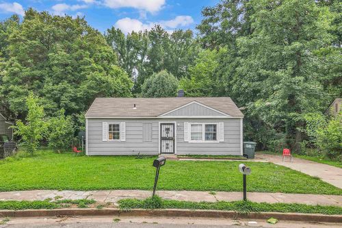 823 Par Ave, Memphis, TN, 38127-5042 | Card Image