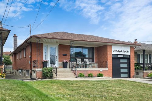240 Maple Leaf Dr, North York, ON, M6L1P1 | Card Image