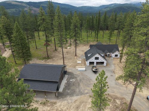 102 Wallace Ln, Blanchard, ID, 83804-5124 | Card Image