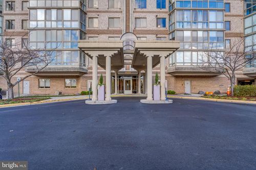 unit-1006-19355 Cypress Ridge Ter, LEESBURG, VA, 20176-6922 | Card Image