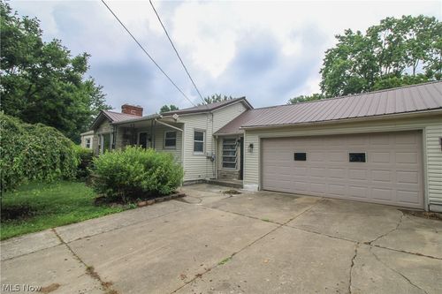 6707 James St, Poland, OH, 44514-2232 | Card Image