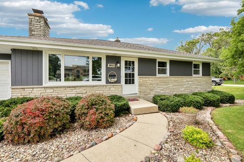 3652 Newman Rd, Caledonia, WI, 53406-1154 | Card Image