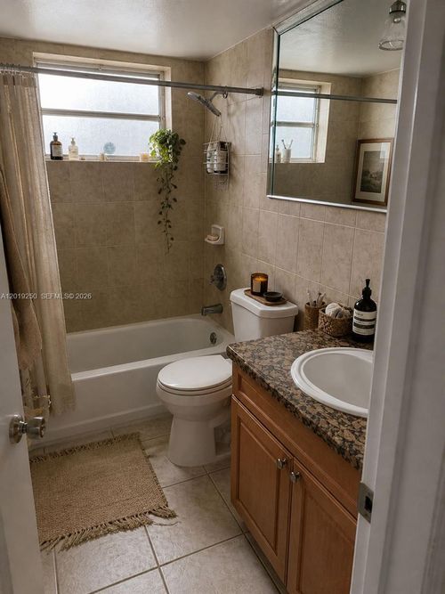 a12-13900 Lake Placid Ct, Miami Lakes, FL, 33014-3071 | Card Image