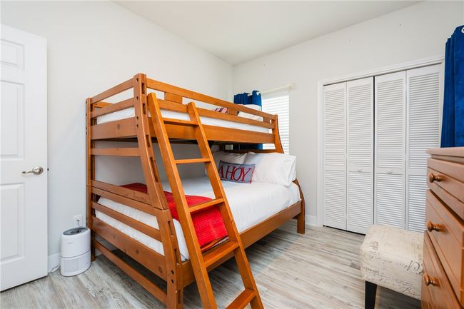 Guest Bedroom 1 | Image 19