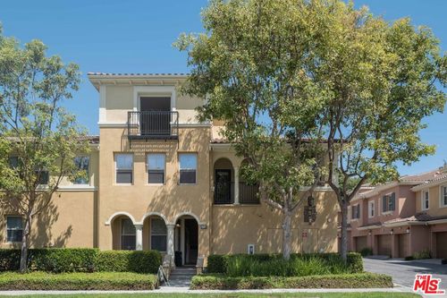 107 Chantilly, Irvine, CA, 92620-2806 | Card Image