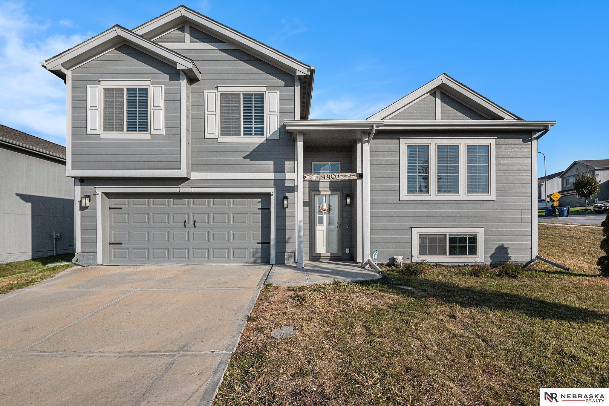 Greenleaf St, Omaha, NE 68136