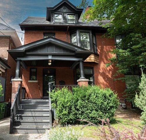 {{alt}} | Card Image