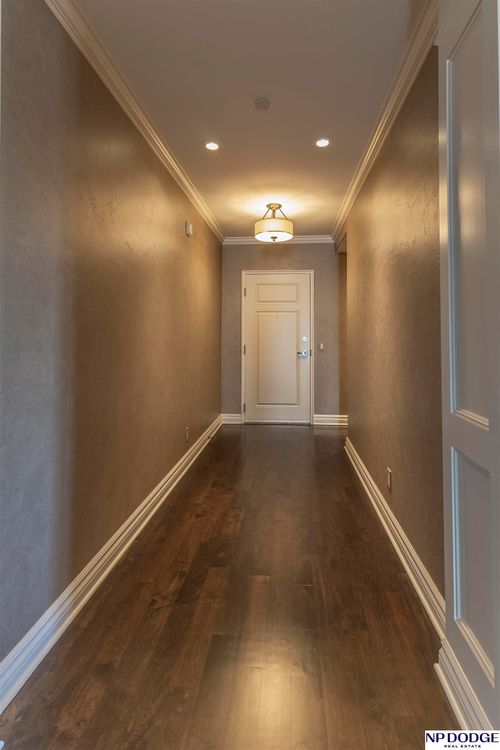 apt-1010-1403 Farnam St, Omaha, NE, 68102-2244 | Card Image