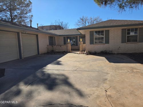 113 Buckskin Loop, Santa Teresa, NM, 88008-9402 | Card Image