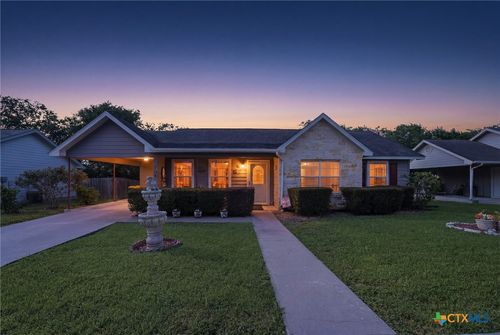 529 Guerra Ln, Gonzales, TX, 78629-6355 | Card Image