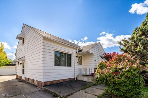 11808 Fordham Rd, Garfield Heights, OH, 44125-3542 | Card Image