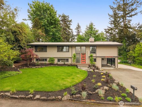 8805 Se 39th St, Mercer Island, WA, 98040-3605 | Card Image
