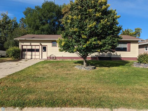 655 6th St Sw, Forman, ND, 58032-4034 | Card Image