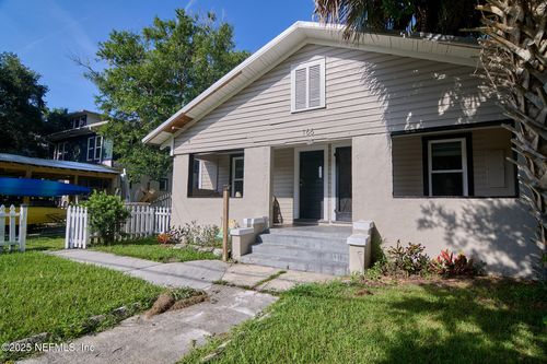 166 M L King Ave, St Augustine, FL, 32084-5138 | Card Image