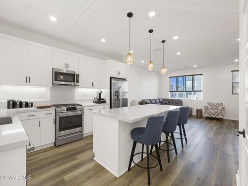 27065 Tanager Ln, Valencia, CA, 91381-2178 | Card Image