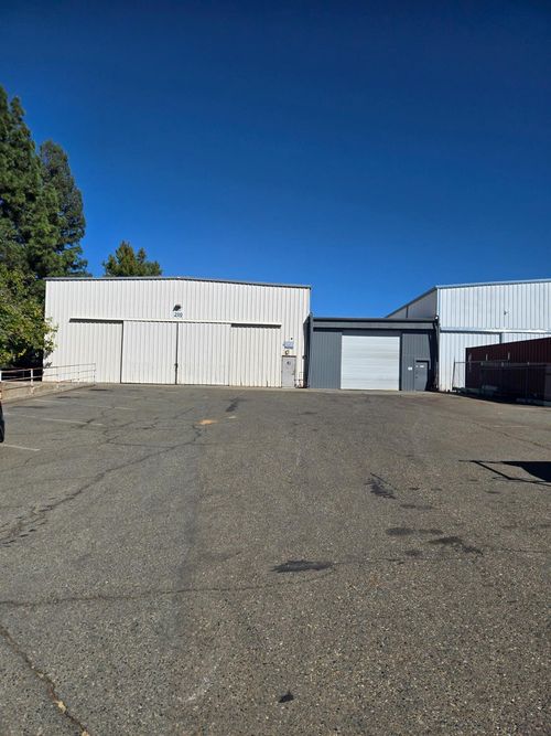 200-3237 Rippey Road, Loomis, CA, 95650 | Card Image