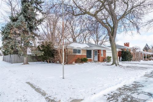 29492 Geraldine Dr, Warren, MI, 48093-5243 | Card Image