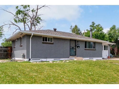 2612 Meadowbrook Dr, Denver, CO, 80221-3243 | Card Image