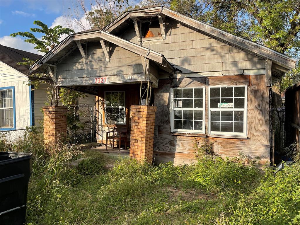 Avenue I , Houston, TX 77011