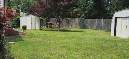 27 Cynthia Ln, Center Moriches, NY, 11934-2601 | Card Image