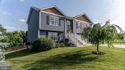 37 Infantry Ct, HEDGESVILLE, WV, 25427-3530 | Card Image