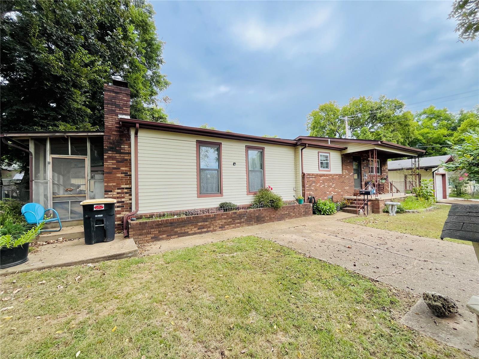 Ponder St, Doniphan, MO 63935