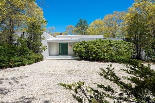 6 Deer Path, Quogue, NY, 11959-4226 | Card Image