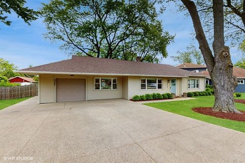 5327 Willow Springs Rd, La Grange Highlands, IL, 60525-3303 | Card Image