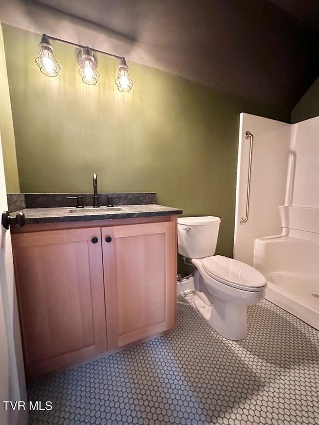 461 S Shady Ave, House other with 3 bedrooms, 3 bathrooms and null parking in Damascus VA | Image 10