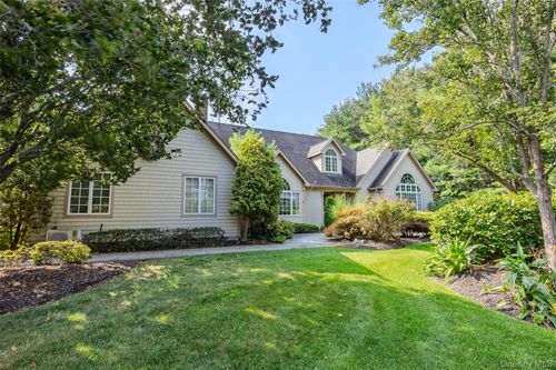 8 Brian Ln, Mount Sinai, NY, 11766-1848 | Card Image