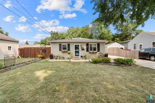 2910 S Norton Ave Avenue, Sioux Falls, SD, 57105 | Card Image