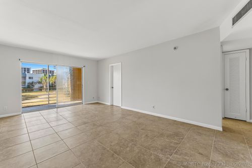 208-1638 Embassy Dr, West Palm Beach, FL, 33401-1912 | Card Image