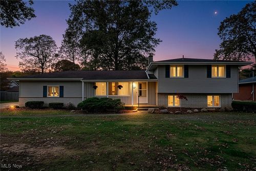 7692 W Parkside Dr, Boardman, OH, 44512-5319 | Card Image