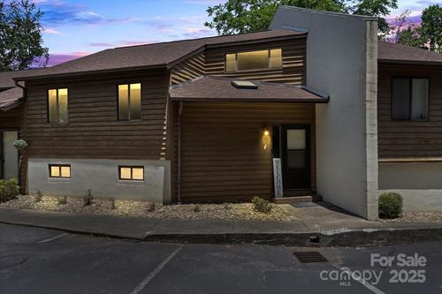 apt-15-1420 11th Street Dr Nw, Hickory, NC, 28601-2271 | Card Image