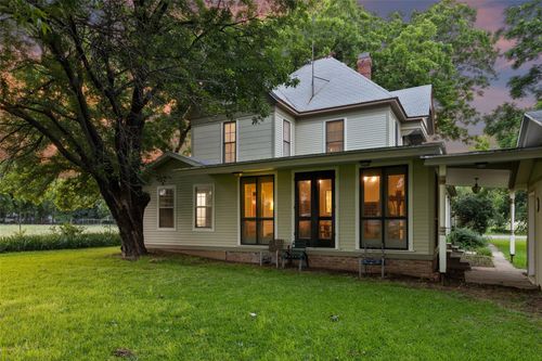 405 W Clifton St, Pilot Point, TX, 76258-4136 | Card Image