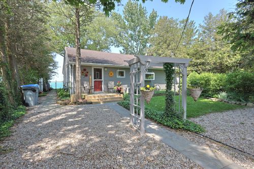 72209 Lakeshore Dr, Dashwood, ON, N0M1N0 | Card Image