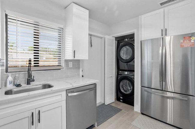 2013 Wilkins Ave, Townhouse with 2 bedrooms, 1 bathrooms and null parking in West Palm Beach FL | Image 5